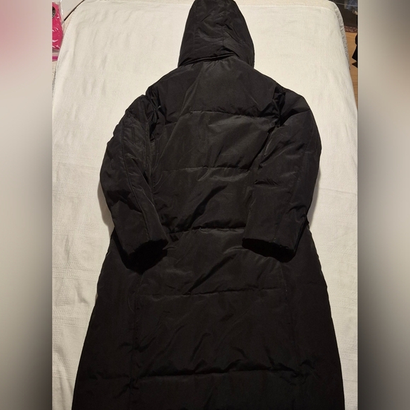 Madison & Max women's size Small black long down coat, Warm, VGUC - Picture 16 of 16